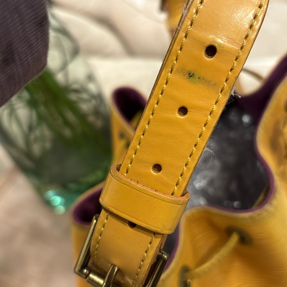 Louis Vuitton Epi Bucket Bag~GUC~Preloved - Picture 13 of 16